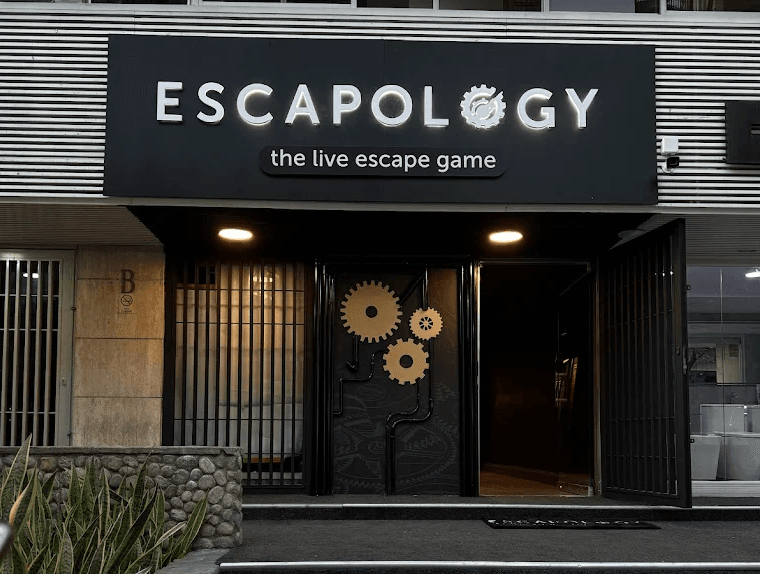 los palos grandes front door.png